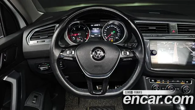 Volkswagen Tiguan 2018 — фото 18