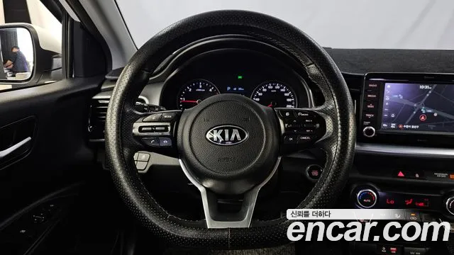 Kia Stonic 2018 — фото 19