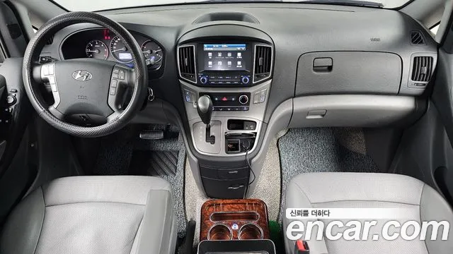 Hyundai Starex 2020 — фото 7