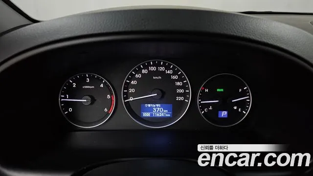 Hyundai Starex 2020 — фото 8