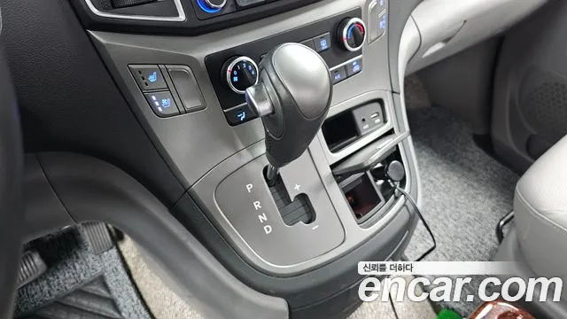 Hyundai Starex 2020 — фото 9