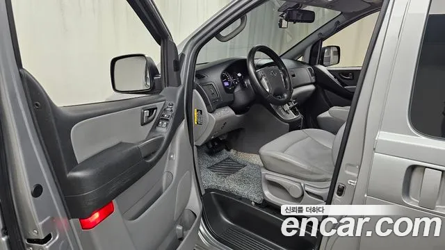 Hyundai Starex 2020 — фото 10