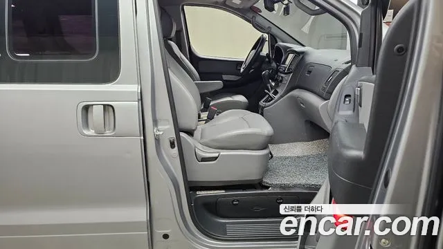 Hyundai Starex 2020 — фото 11