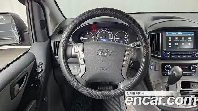 Hyundai Starex 2020 — фото 13