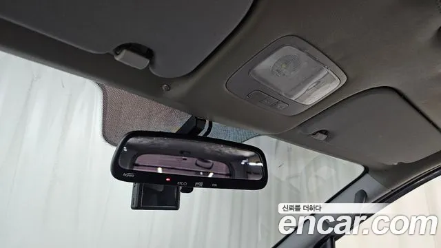 Hyundai Starex 2020 — фото 16