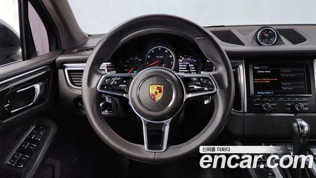 Porsche Macan 2015 — фото 13