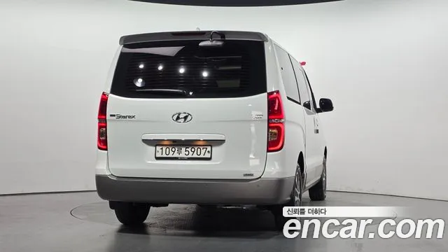 Hyundai Starex 2021 — фото 4