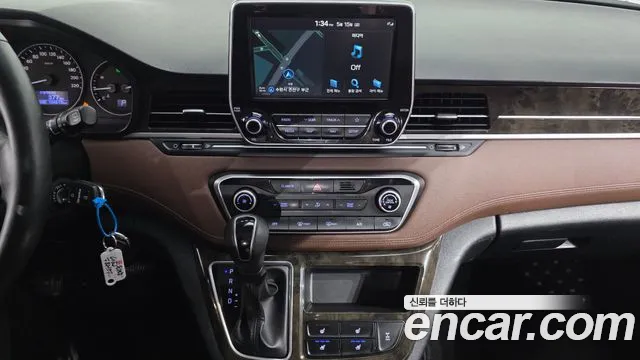 Hyundai Starex 2021 — фото 17