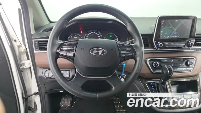 Hyundai Starex 2021 — фото 18
