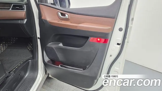 Hyundai Starex 2021 — фото 14