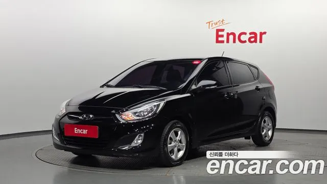Hyundai Accent 2012 — фото 1