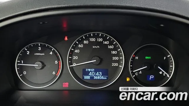 Hyundai Starex 2019 — фото 10