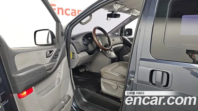 Hyundai Starex 2019 — фото 12