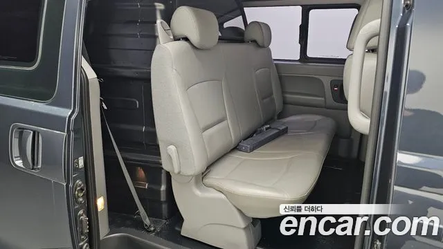 Hyundai Starex 2019 — фото 16
