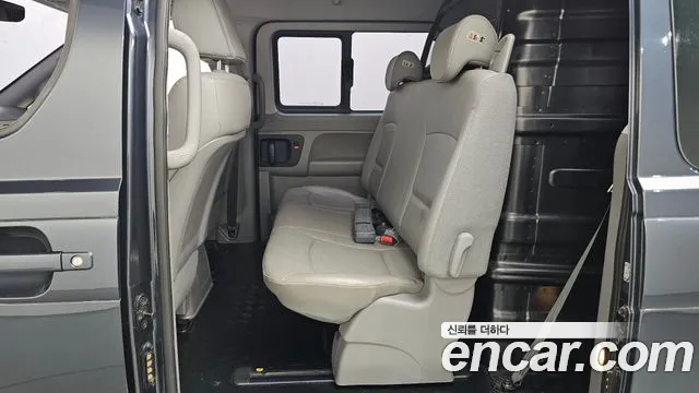 Hyundai Starex 2019 — фото 17