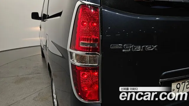 Hyundai Starex 2019 — фото 8