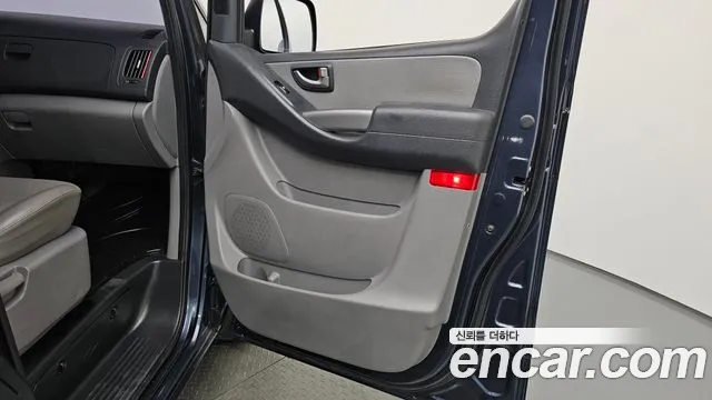 Hyundai Starex 2019 — фото 13