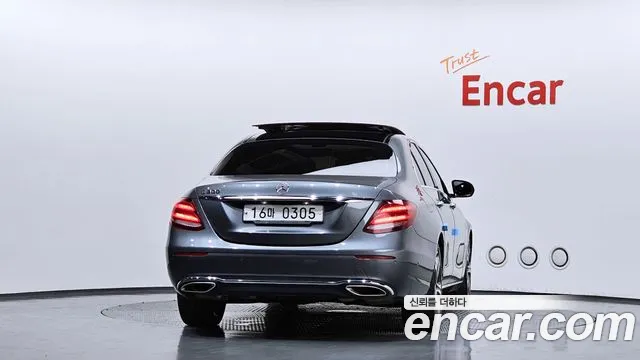 Mercedes-Benz E-Class 2017 — фото 4