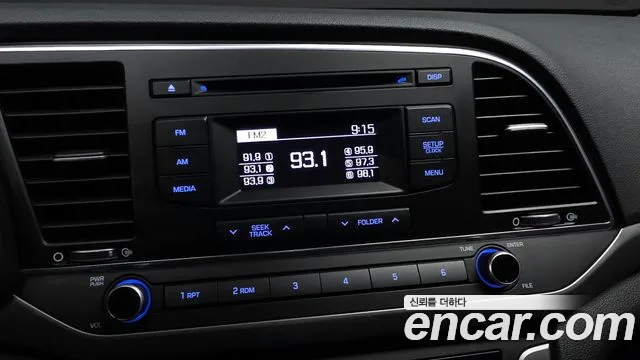 Hyundai AVANTE 2017 — фото 14