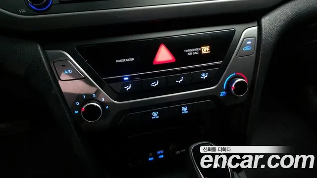 Hyundai AVANTE 2017 — фото 15