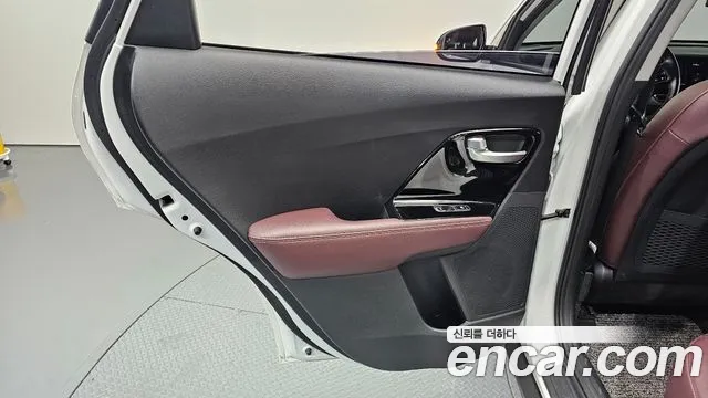 Kia Niro 2022 — фото 15