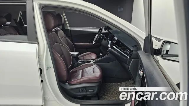 Kia Niro 2022 — фото 16