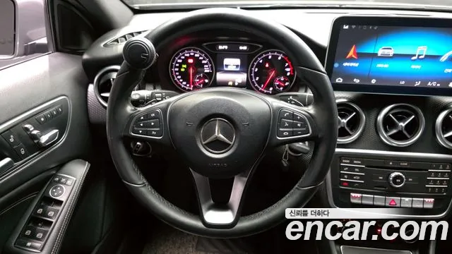 Mercedes-Benz A-Class 2017 — фото 13