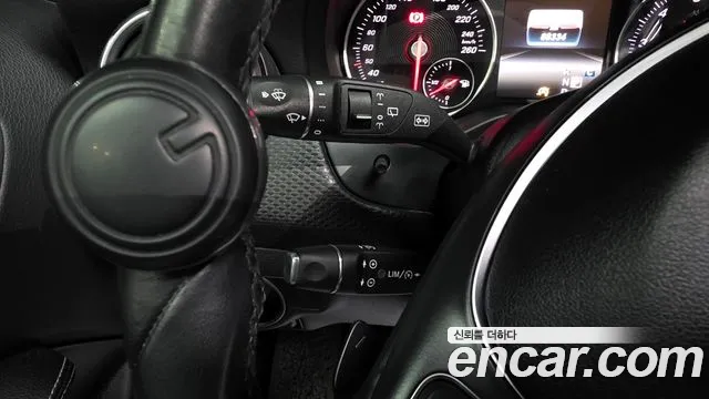 Mercedes-Benz A-Class 2017 — фото 16