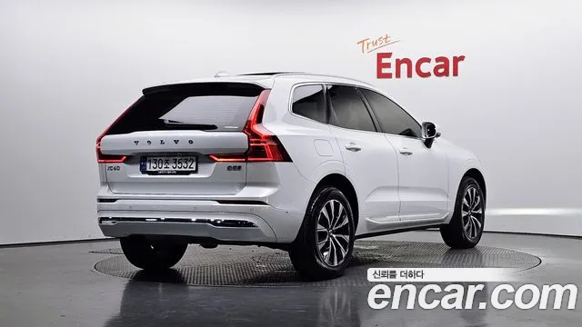 Volvo XC60 2024 — фото 1