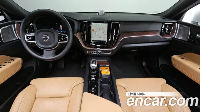 Volvo XC60 2024 — фото 9
