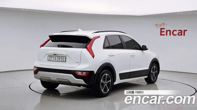 Kia Niro 2022 — фото 2