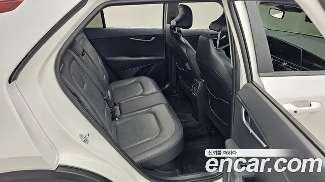 Kia Niro 2022 — фото 12