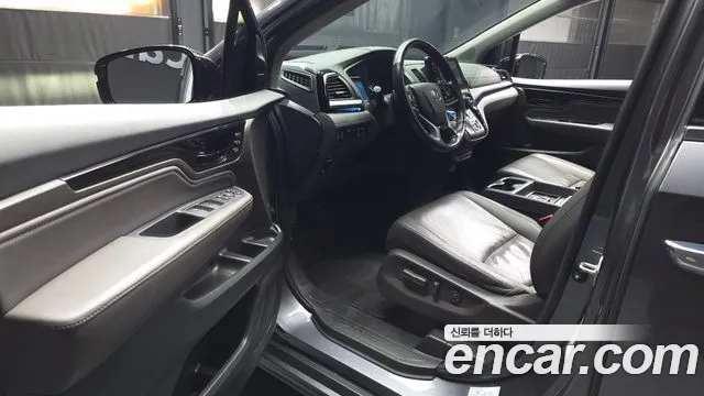 Honda Odyssey 2019 — фото 13