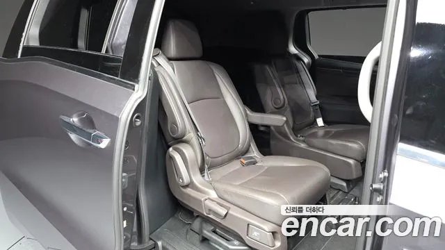 Honda Odyssey 2019 — фото 18