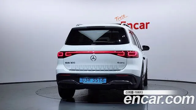 Mercedes-Benz EQB 2024 — фото 4