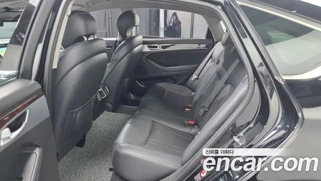 Hyundai Genesis 2015 — фото 12