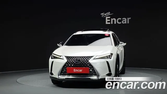 Lexus UX 2024 — фото 3