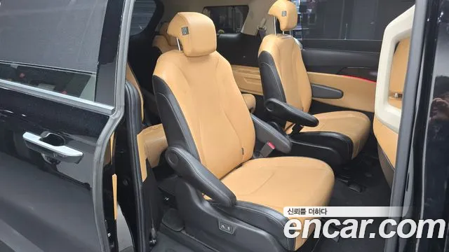 Kia Canival 2021 — фото 18