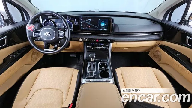 Kia Canival 2021 — фото 10