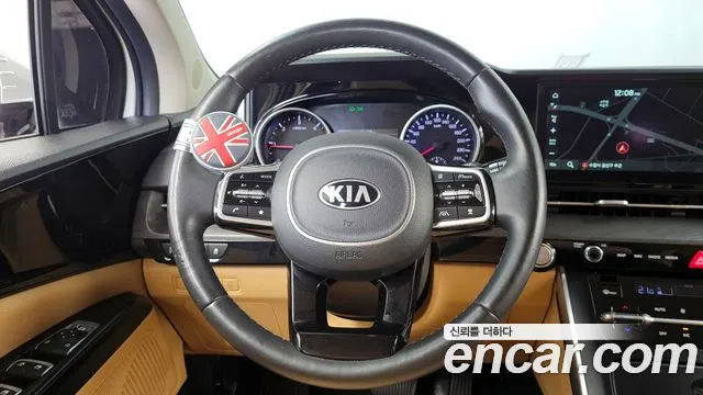 Kia Canival 2021 — фото 19