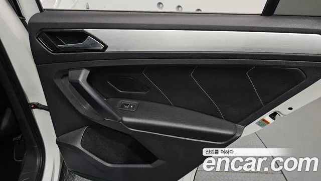 Volkswagen Tiguan 2018 — фото 15