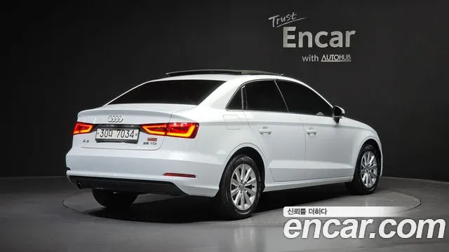 Audi A3 2015 — фото 2