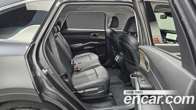 Kia Sorento 2023 — фото 17
