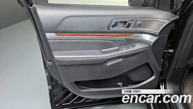Ford Explorer 2019 — фото 14