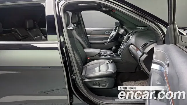Ford Explorer 2019 — фото 16
