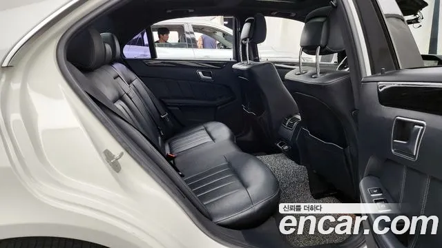 Mercedes-Benz E-Class 2014 — фото 17