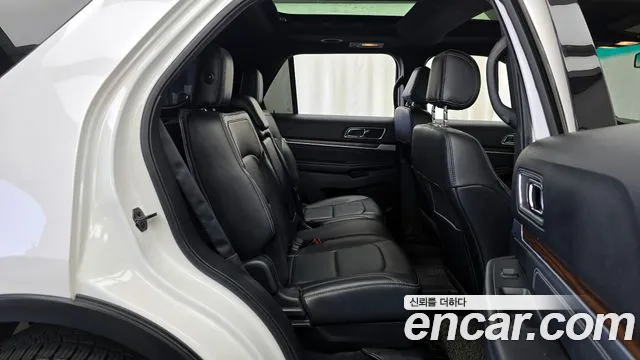 Ford Explorer 2017 — фото 17