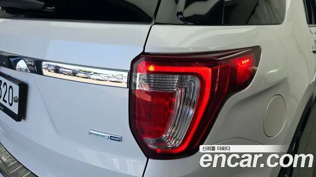 Ford Explorer 2017 — фото 9