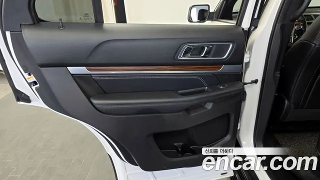 Ford Explorer 2017 — фото 15