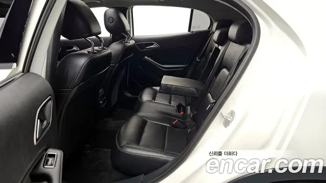 Mercedes-Benz GLA-Class 2018 — фото 11